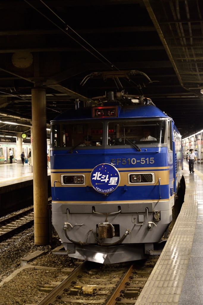 上野駅で出発を待つ