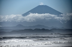 富士現る。　2014年台風18号通過直後＠湘南海岸