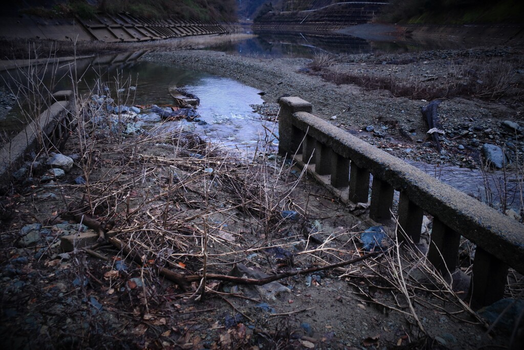 消えた村の石橋