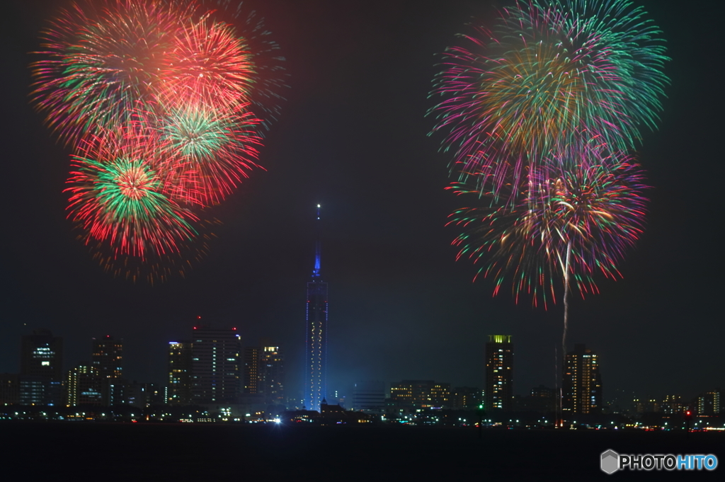 夜空を彩る