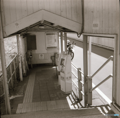 鶴見線　大川駅改札の風景