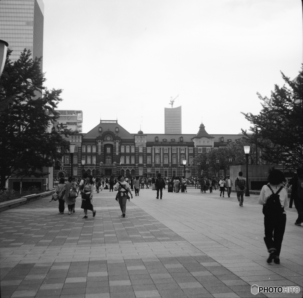 行幸通りから東京駅を望む