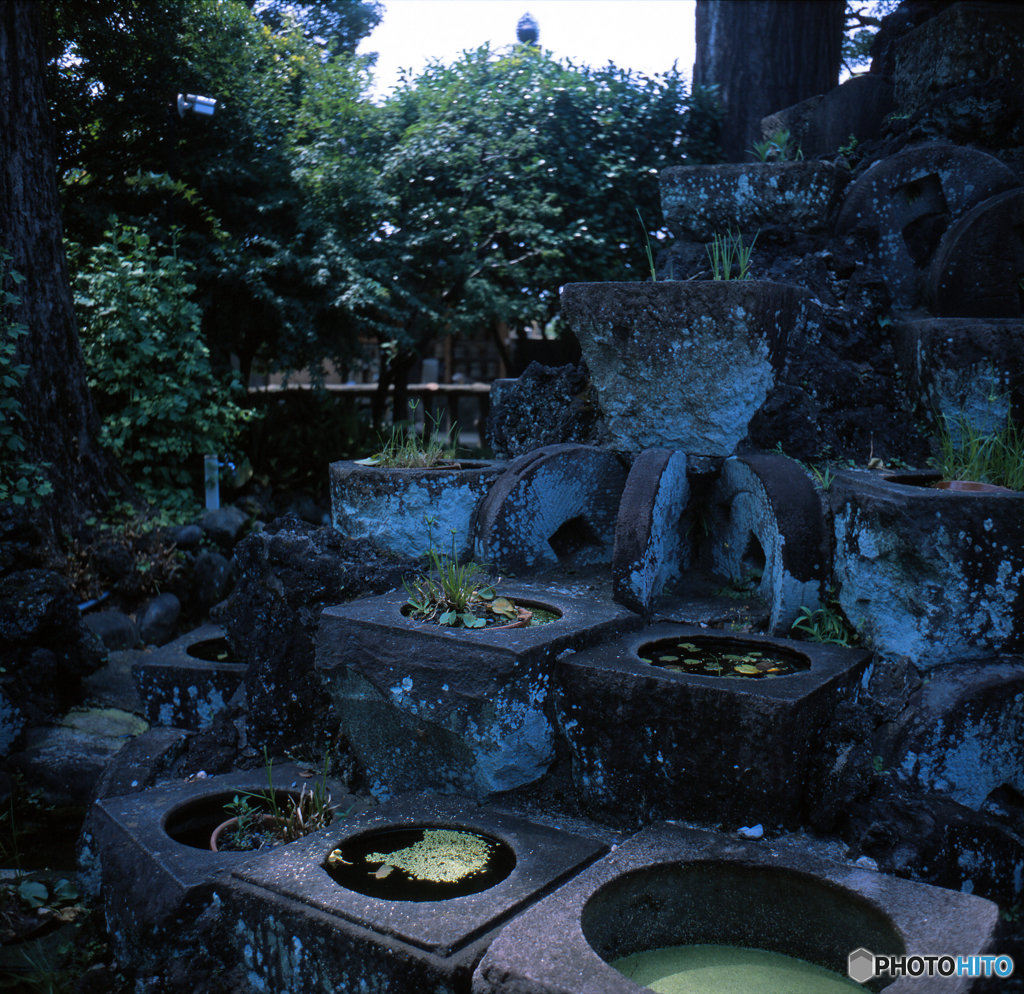 中野宝仙寺石臼塚03