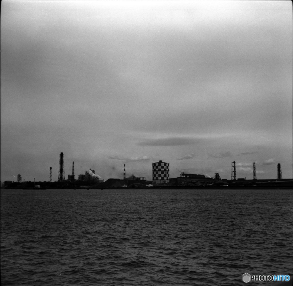 対岸の工業地帯