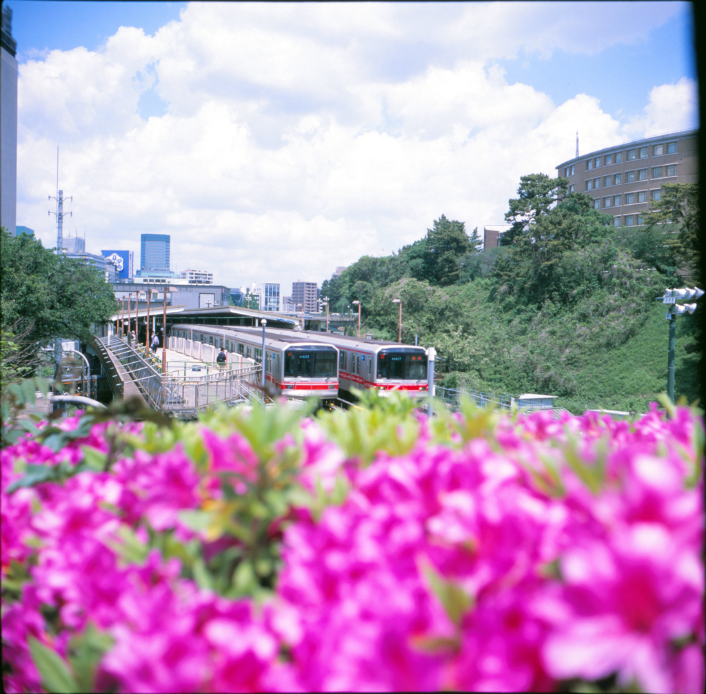 地上の地下鉄駅