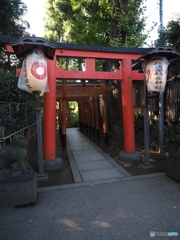  穴稲荷社