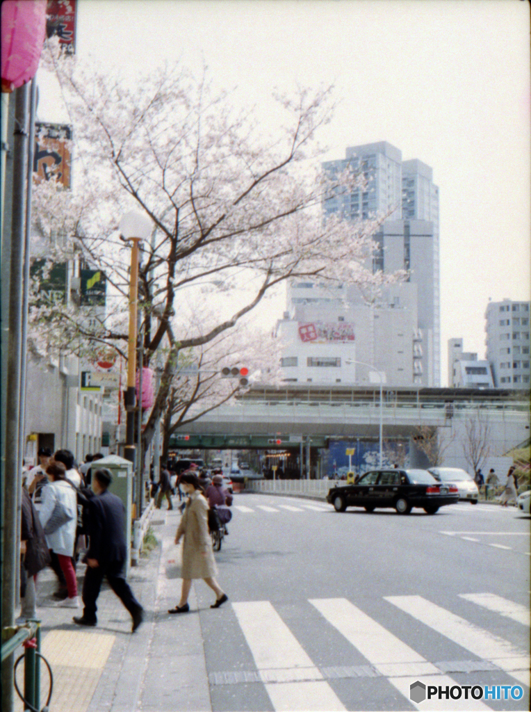 中野駅を望む