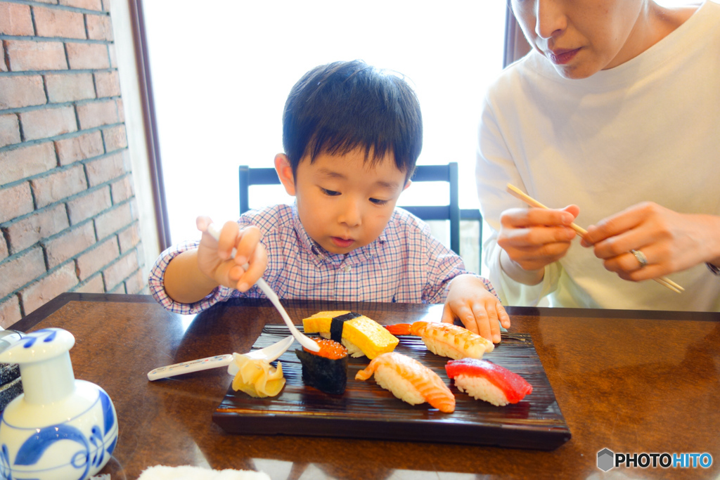 やっぱこれだよね♪かいちゃん・お寿司屋さんデビュー編