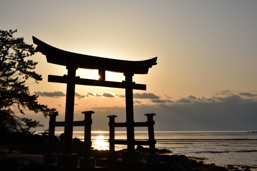 弁天島の朝日