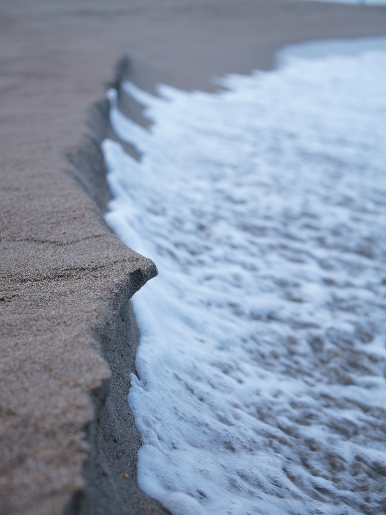  a cliff of sand