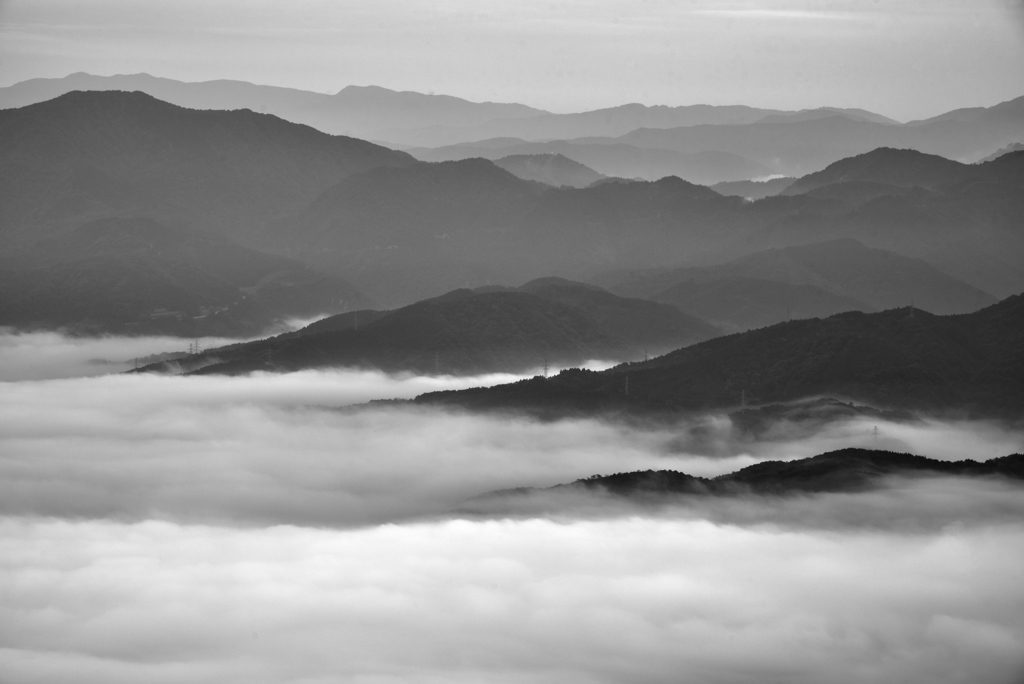 山　霞む