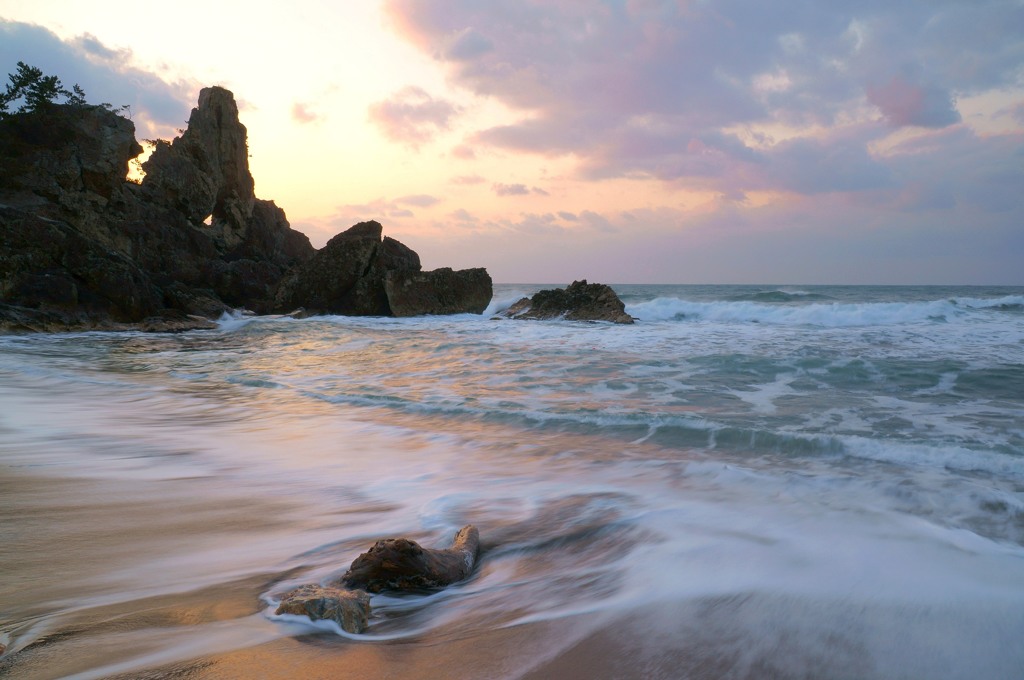 曽々木海岸　窓岩の夕景