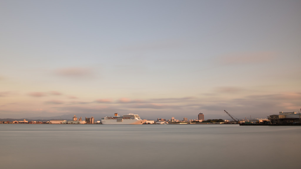 金沢港夕刻の静景