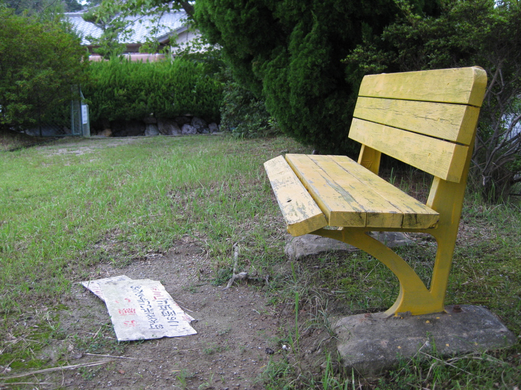 公園のベンチ