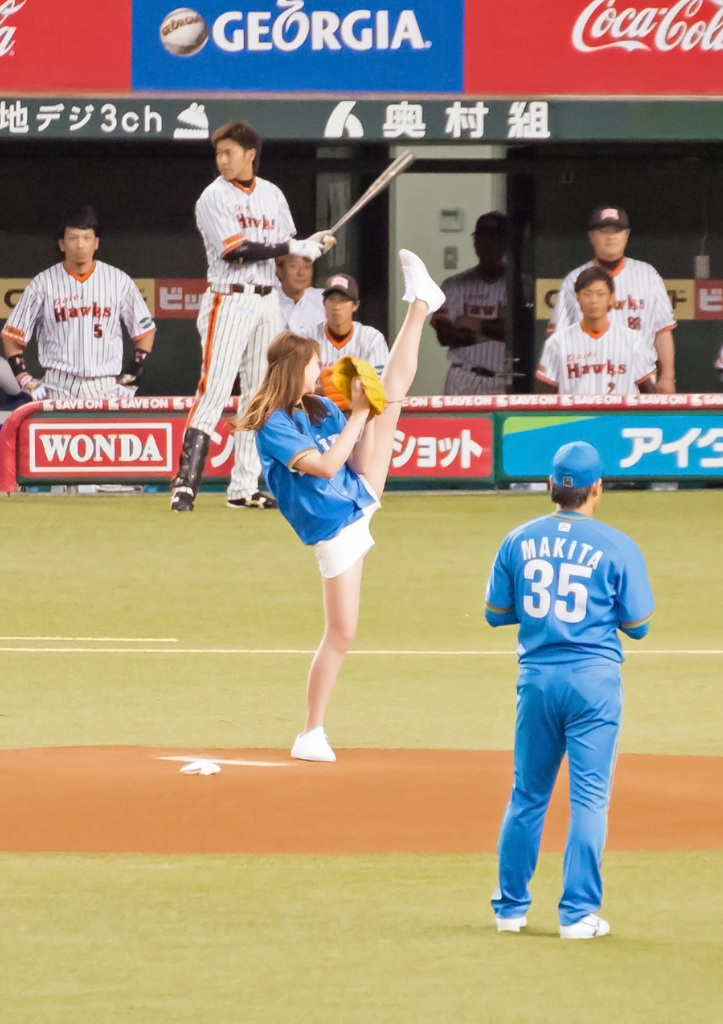 ライオンズクラシック西武ドーム始球式