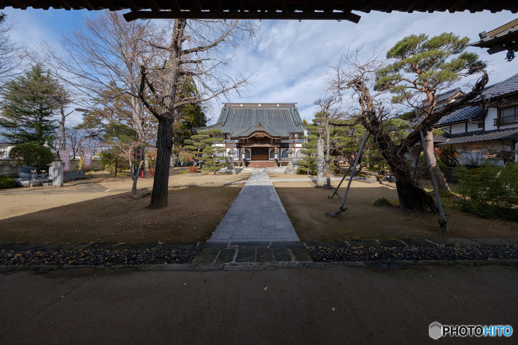 信叟寺　本堂と境内