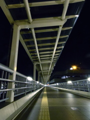 駅までの長い通路