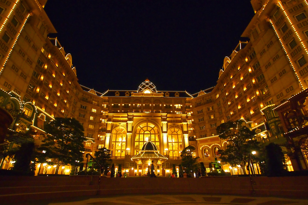 夜のディズニーランドホテル