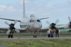 大型機と誘導員
