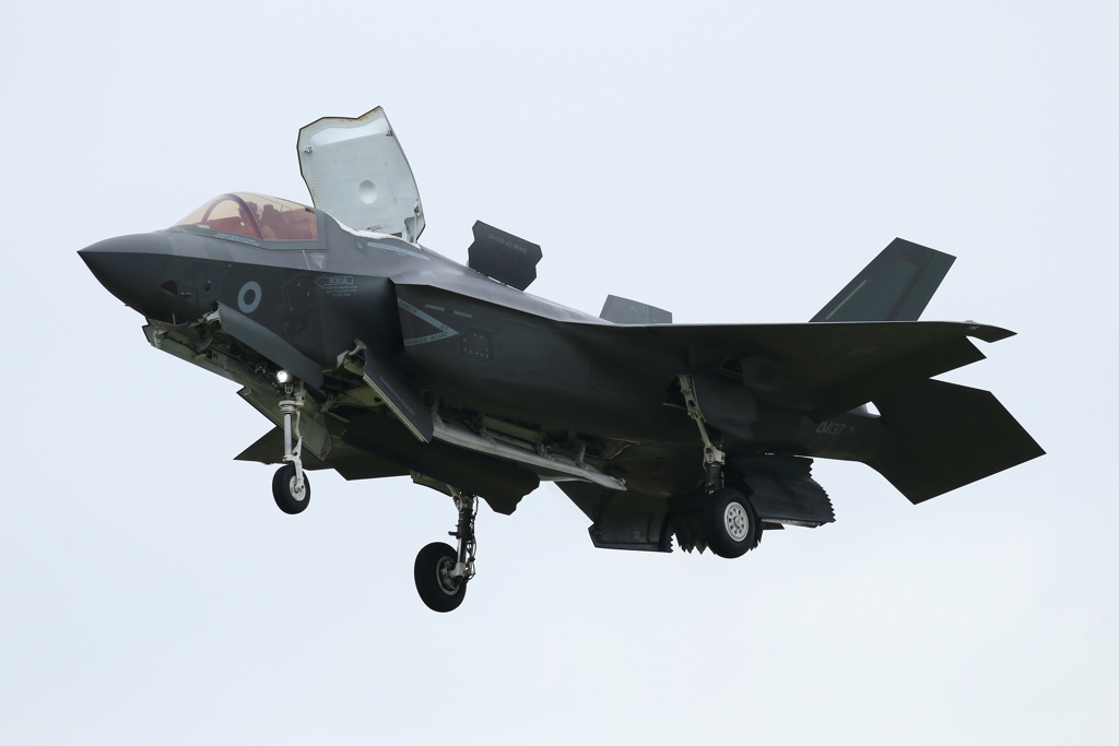 F-35 ホバリング 側面