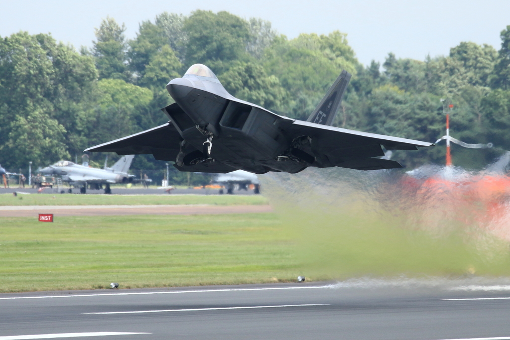 F-22 離陸