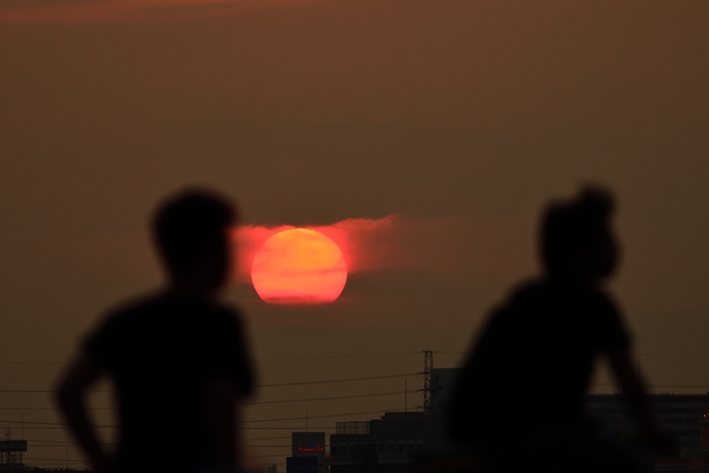 消え入る夕陽