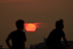 消え入る夕陽