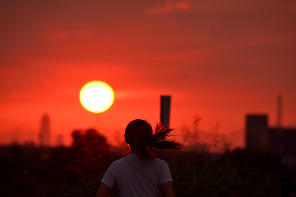 夕陽とゆれる髪