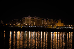 ディズニーランドホテルの夜景。