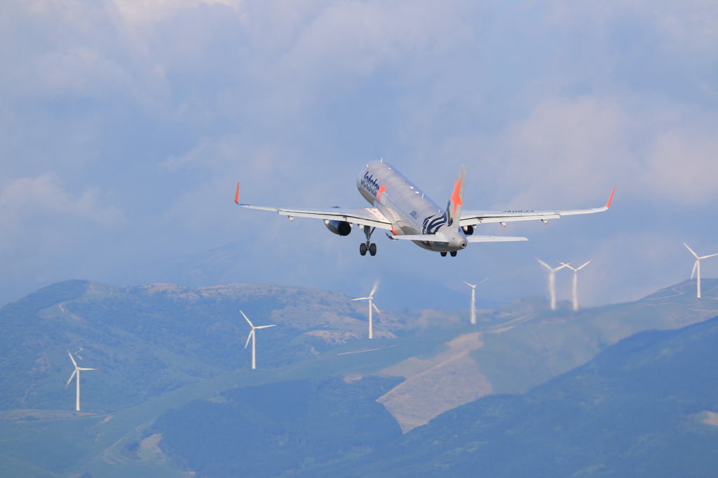 Jetstar Airbus A320-200 in KMJ 1