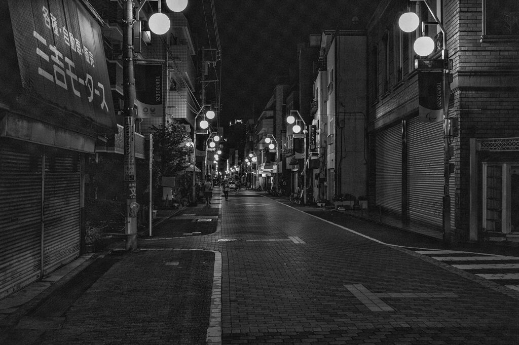 夜の商店街