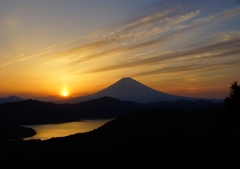 富士と夕日と芦ノ湖と、、