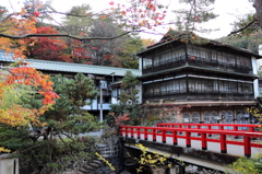 四万温泉　積善館