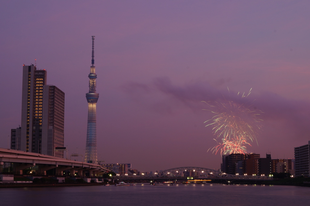 隅田川花火大会 ～日暮れ～