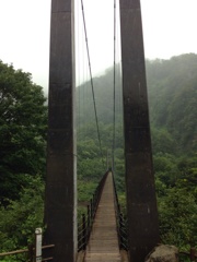 吊り橋の向こう側へ