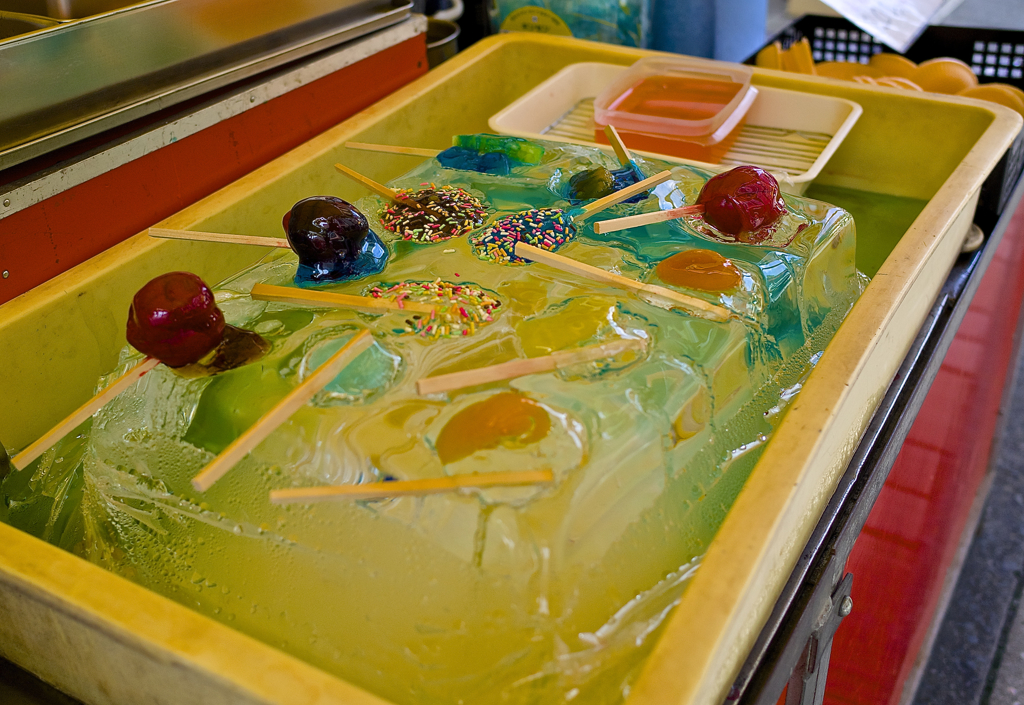 冷やしリンゴ飴