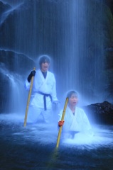 滝行