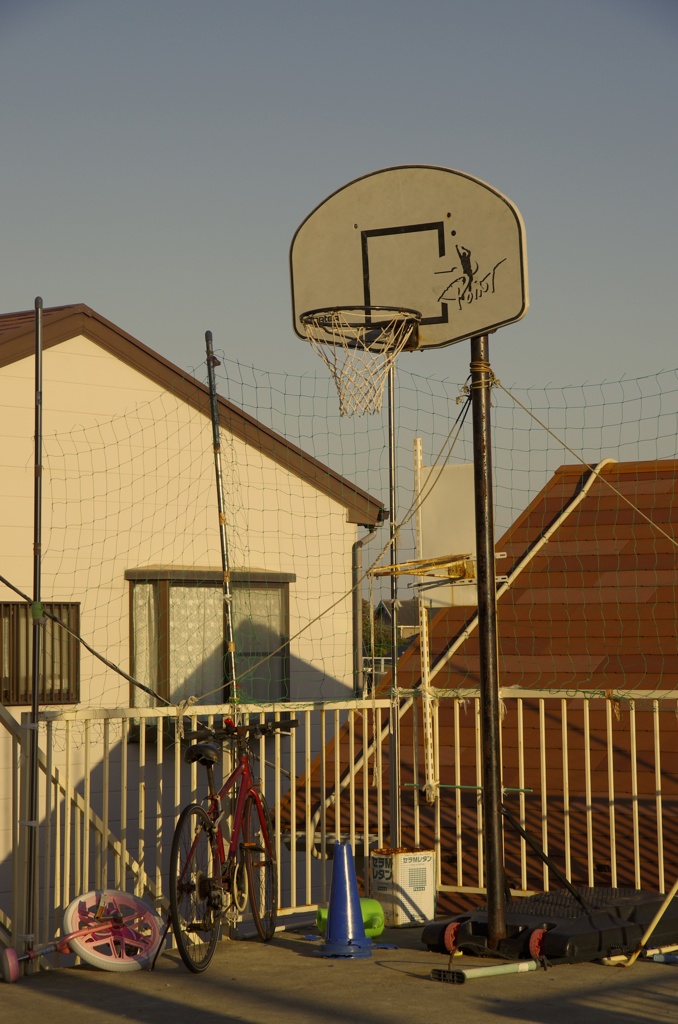 バスケットボール少年が目に浮かぶ