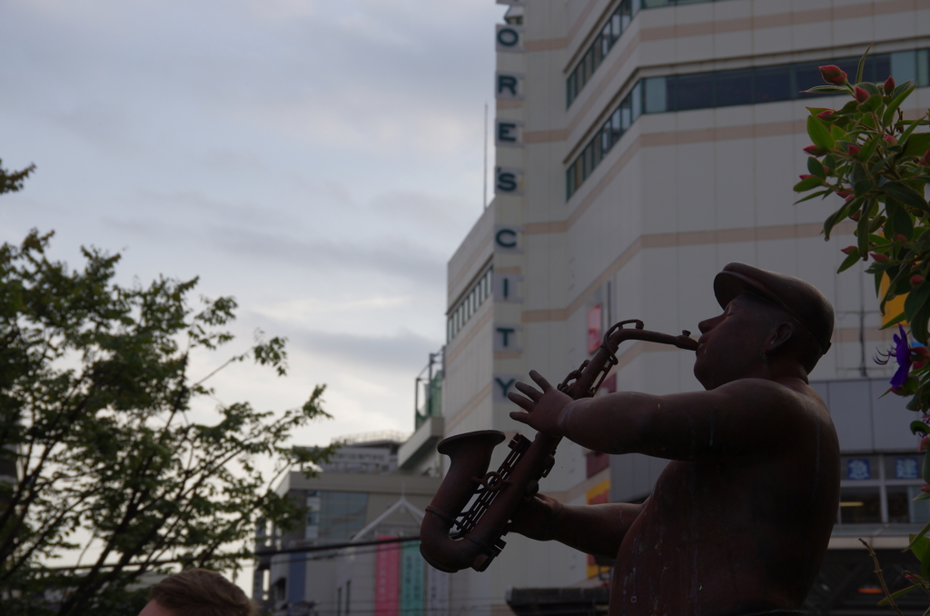 Yデッキのラッパおじさん