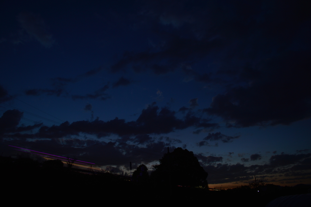 迫りくる夕闇