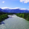 川、碎け流れて世にいづる。