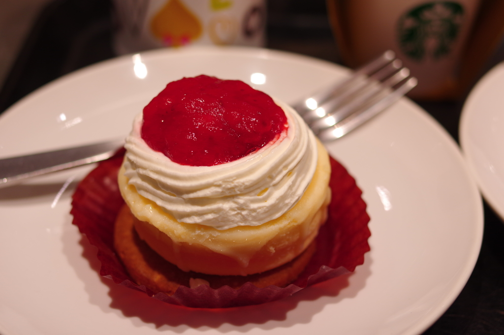 ストロベリー＆クッキーチーズケーキ