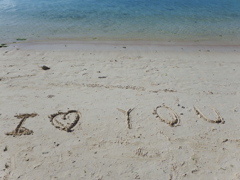 LOVE LETTERS IN THE SAND♡