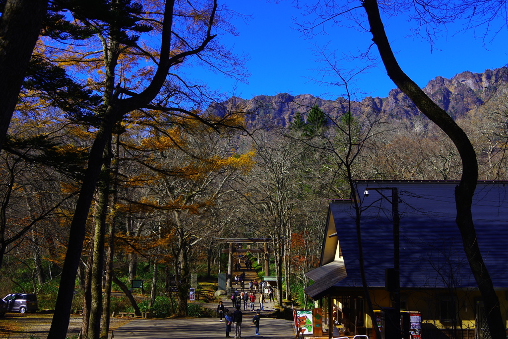 しずくBlueの碧空と戸隠山