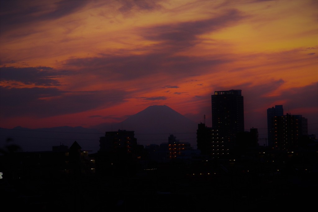 山と暮らす～茜空～