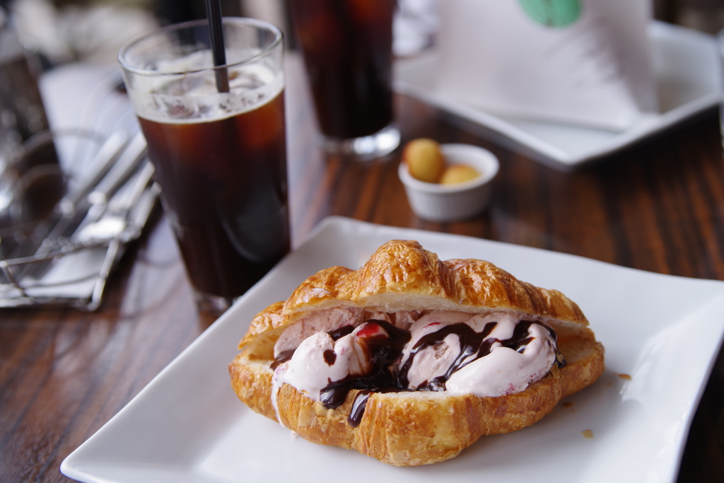 Croissant　Ice Cream　Sandwich