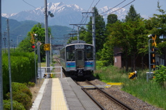 初夏の北アルプスと大糸線