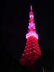 東京タワー「ピンクライトアップ」