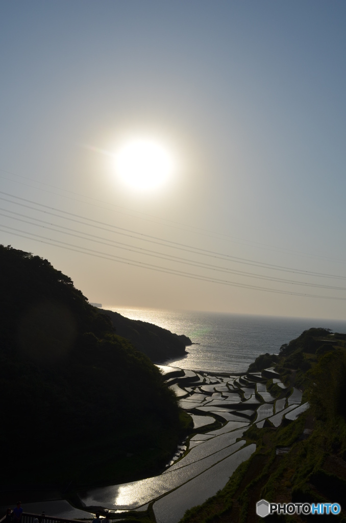 光る浜野浦。