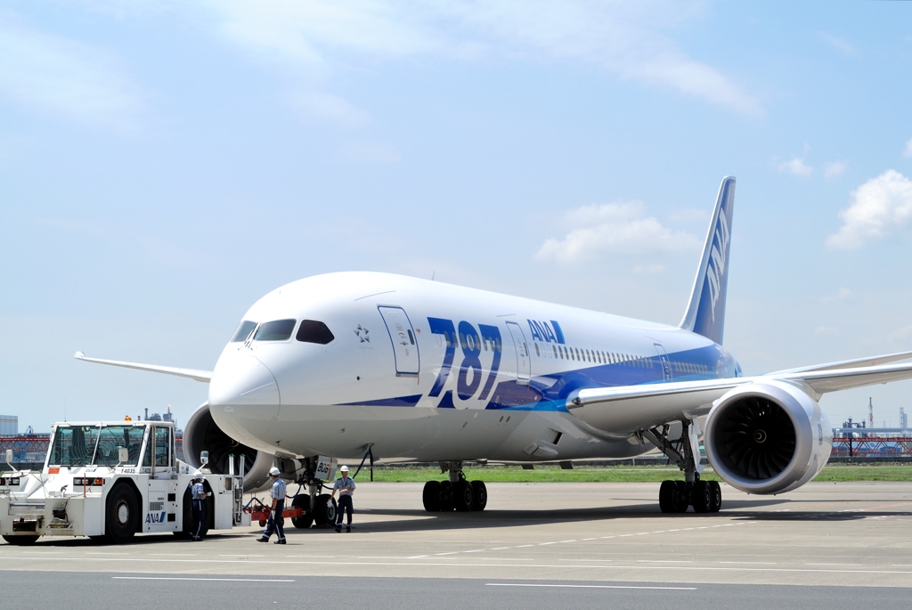 ７８７